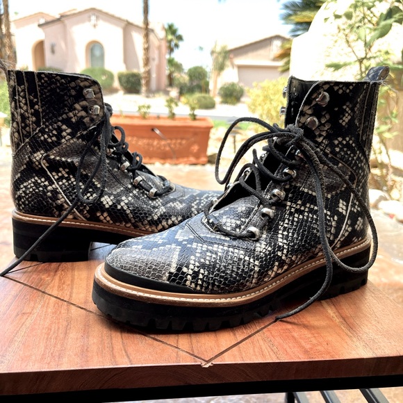 Marc Fisher LTD “Lizzie” leather combat boots- like new! Sz 7 - Picture 3 of 7